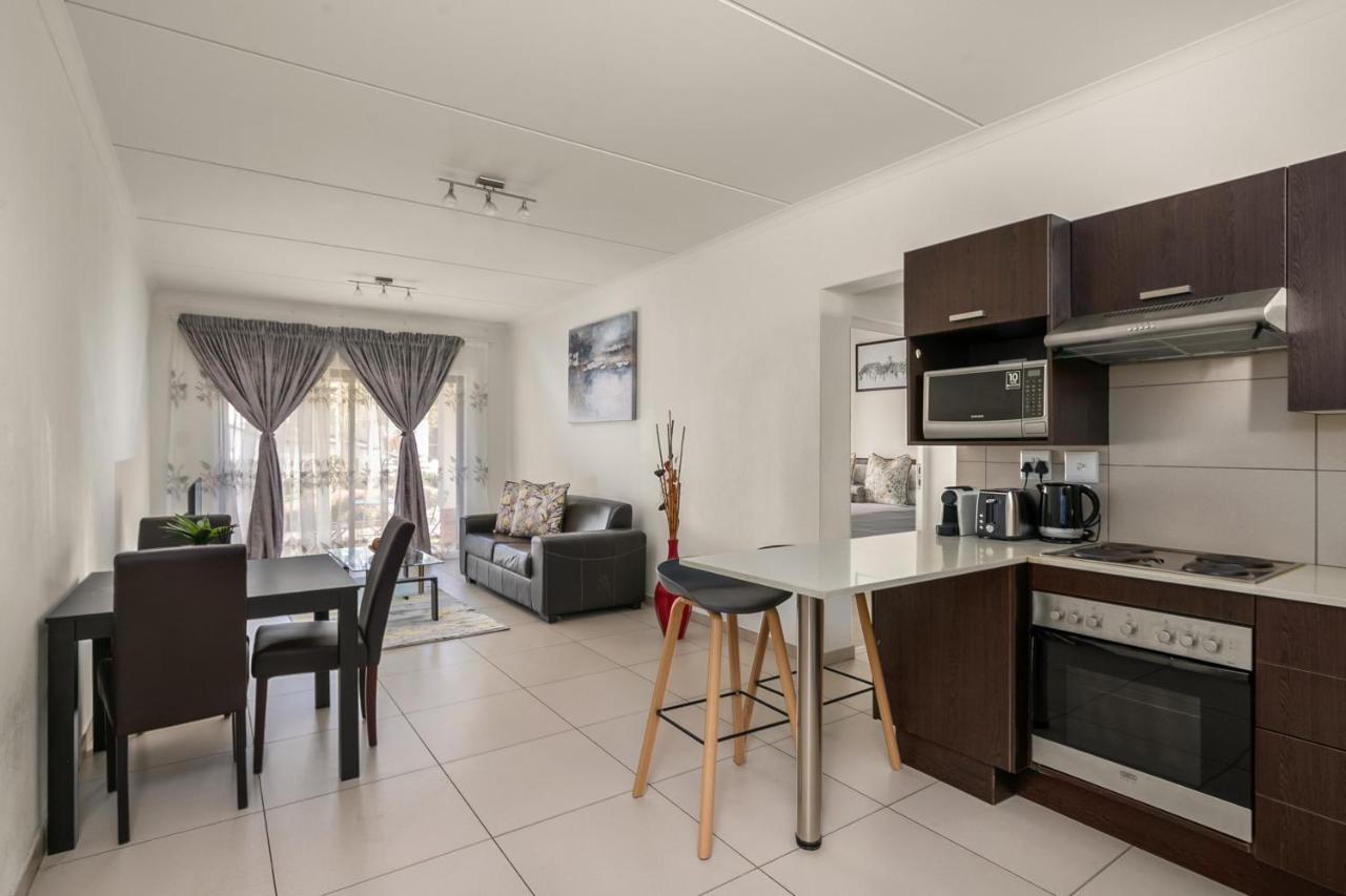 V&S Apartments - Immaculate Luxury Apartment In Fourways, Johannesburg Sandton Exterior foto